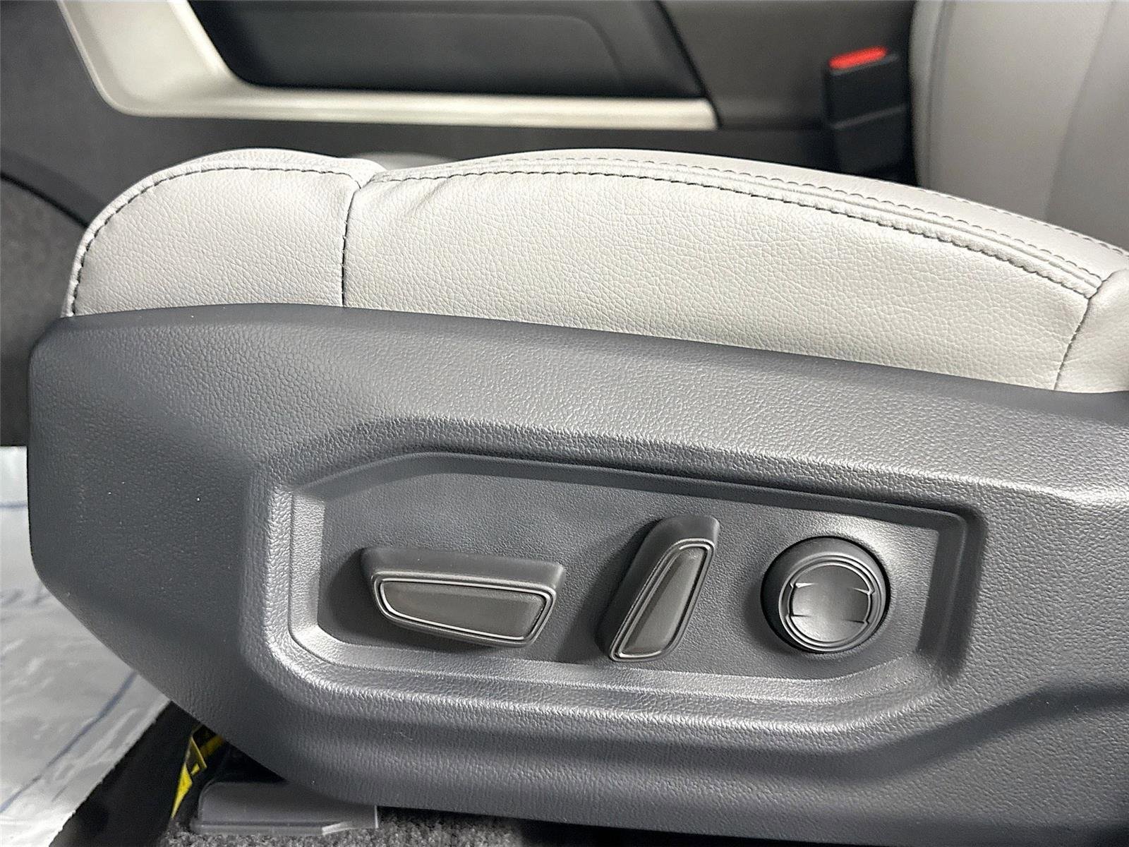 New 2026 Toyota Tundra SR5 AWD/4WD image 31