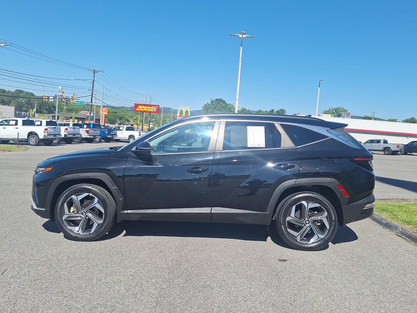Used 2023 Hyundai Tucson SEL w/ Convenience Package AWD/4WD image 6