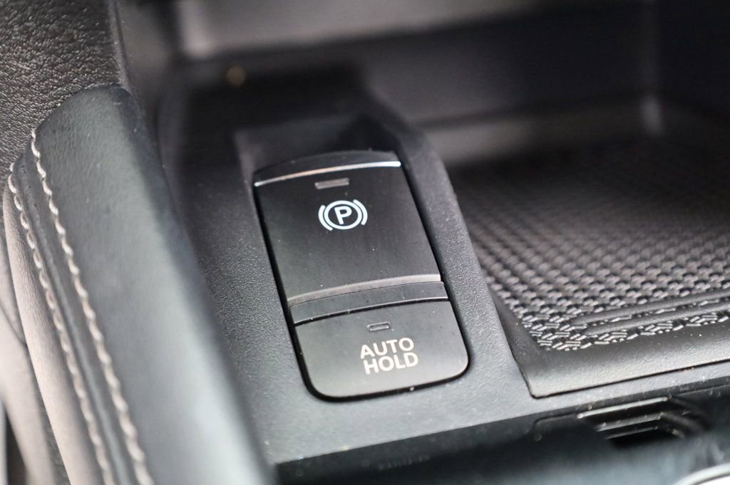 Used 2023 Nissan Kicks SR image 41