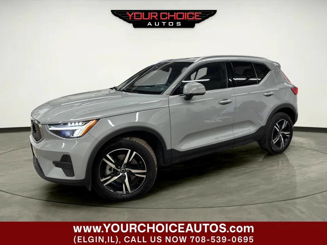 Used 2024 Volvo XC40 B5 Core