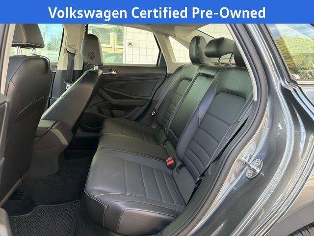 Certified 2022 Volkswagen Jetta SE image 19