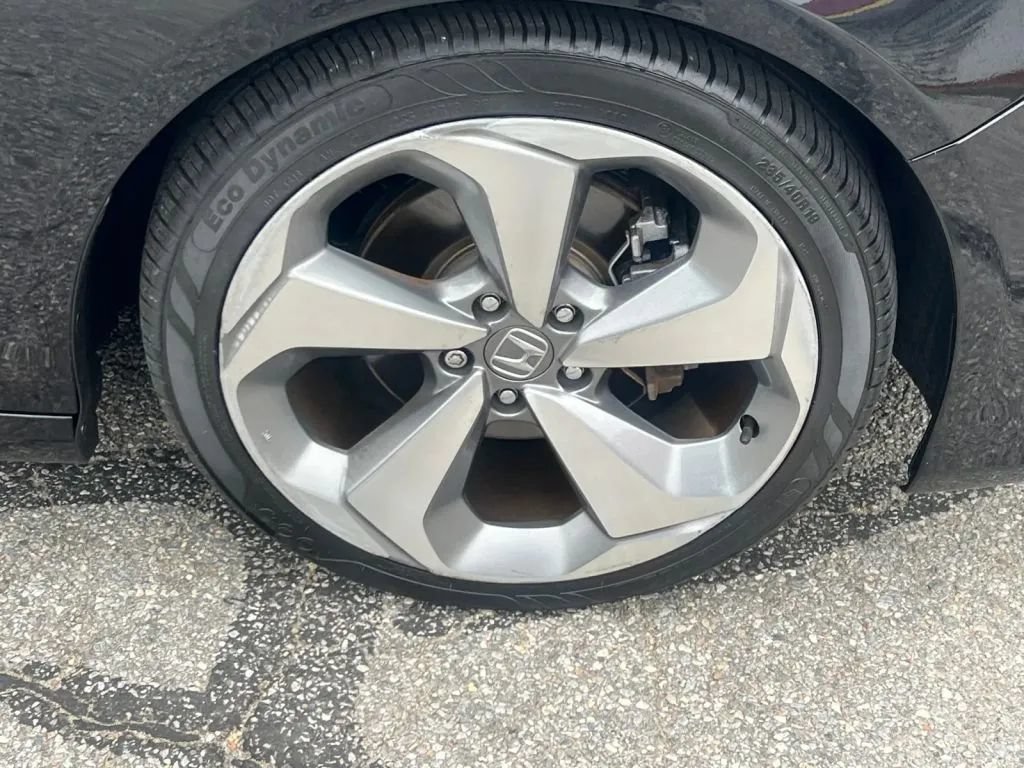 Used 2018 Honda Accord Touring image 34