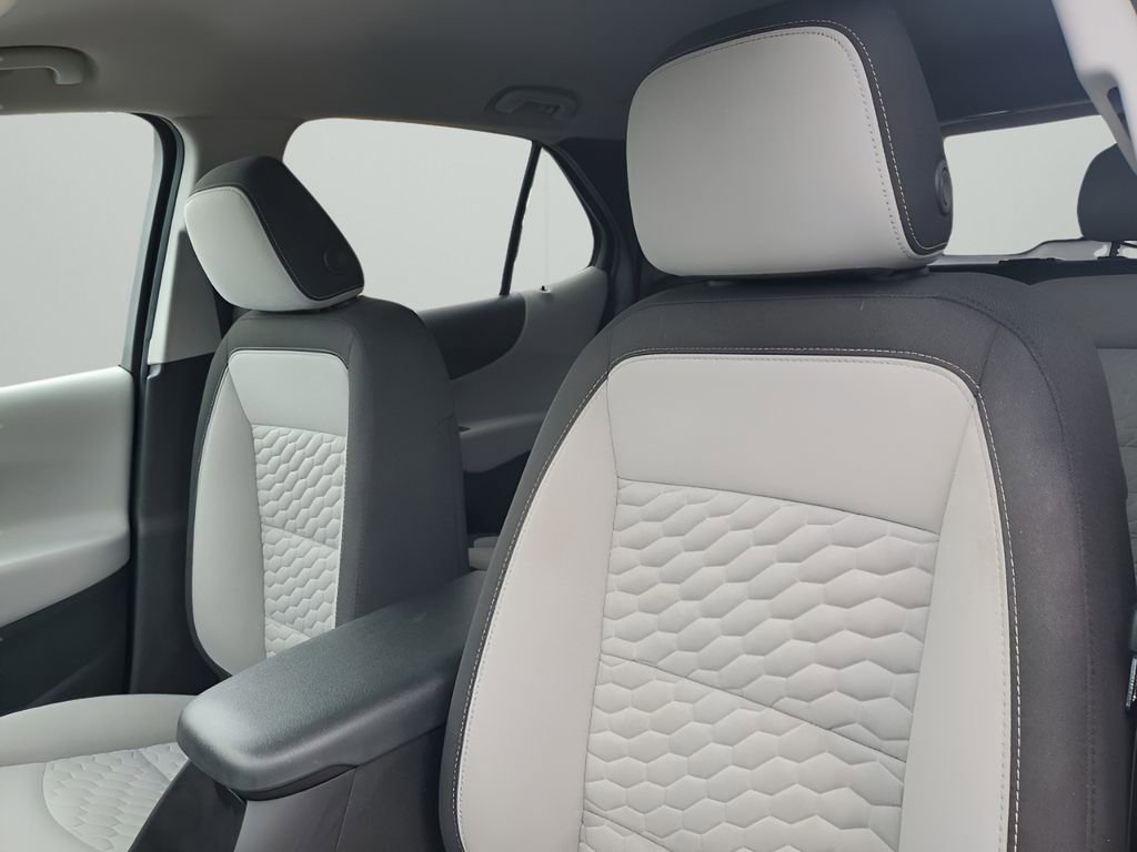 Used 2021 Chevrolet Equinox LT image 30