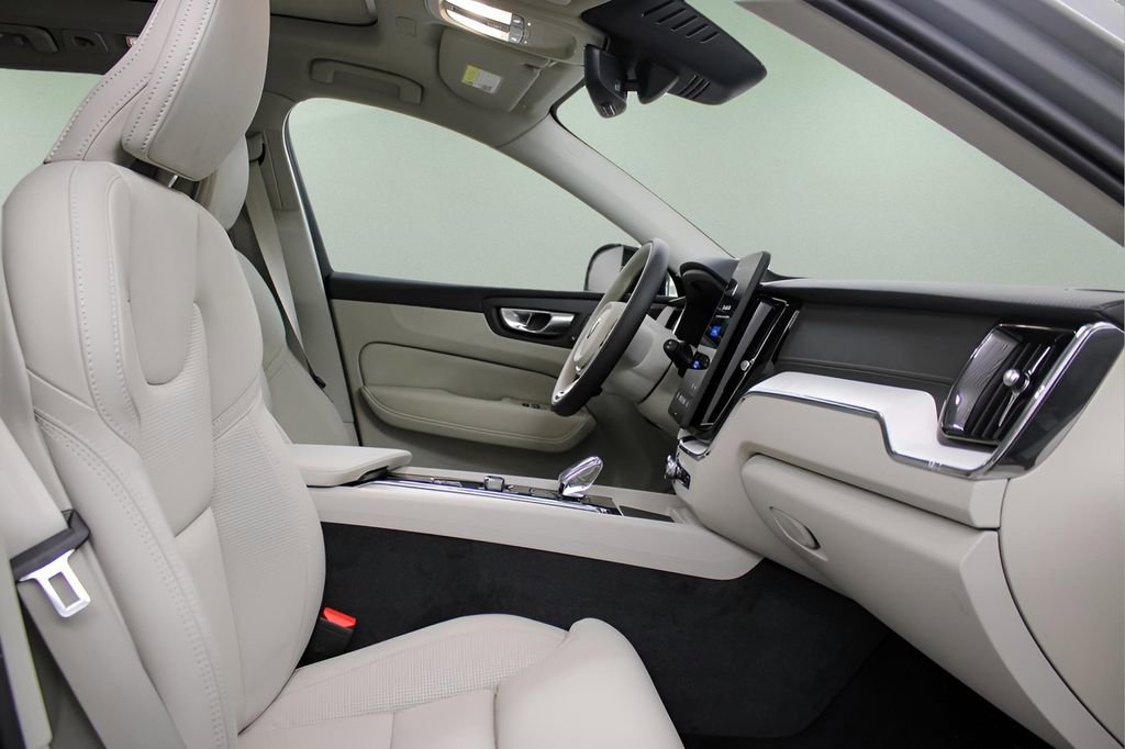 New 2026 Volvo XC60 B5 Ultra w/ Protection Package Premier AWD/4WD image 24