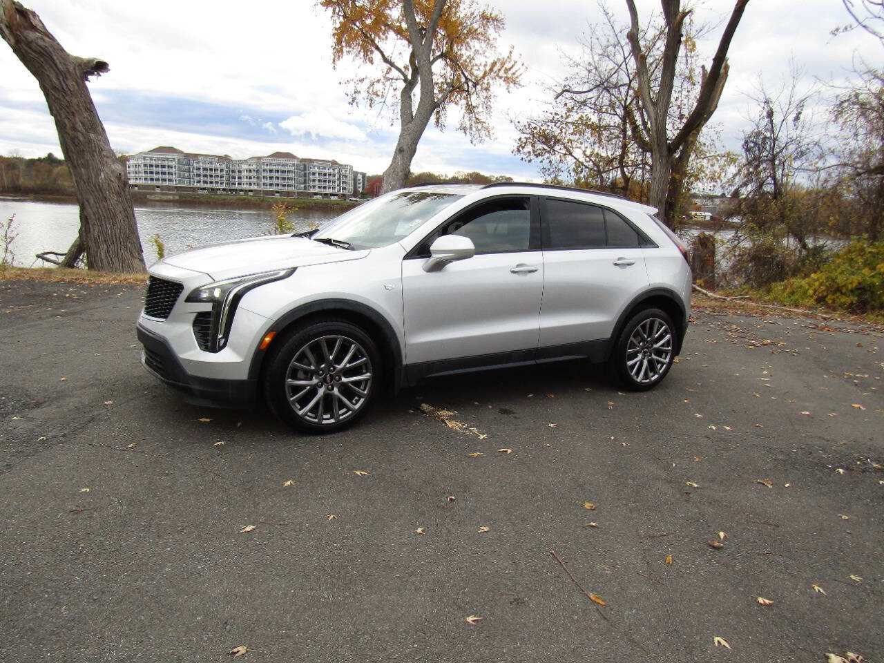 Used 2019 Cadillac XT4 Sport image 2