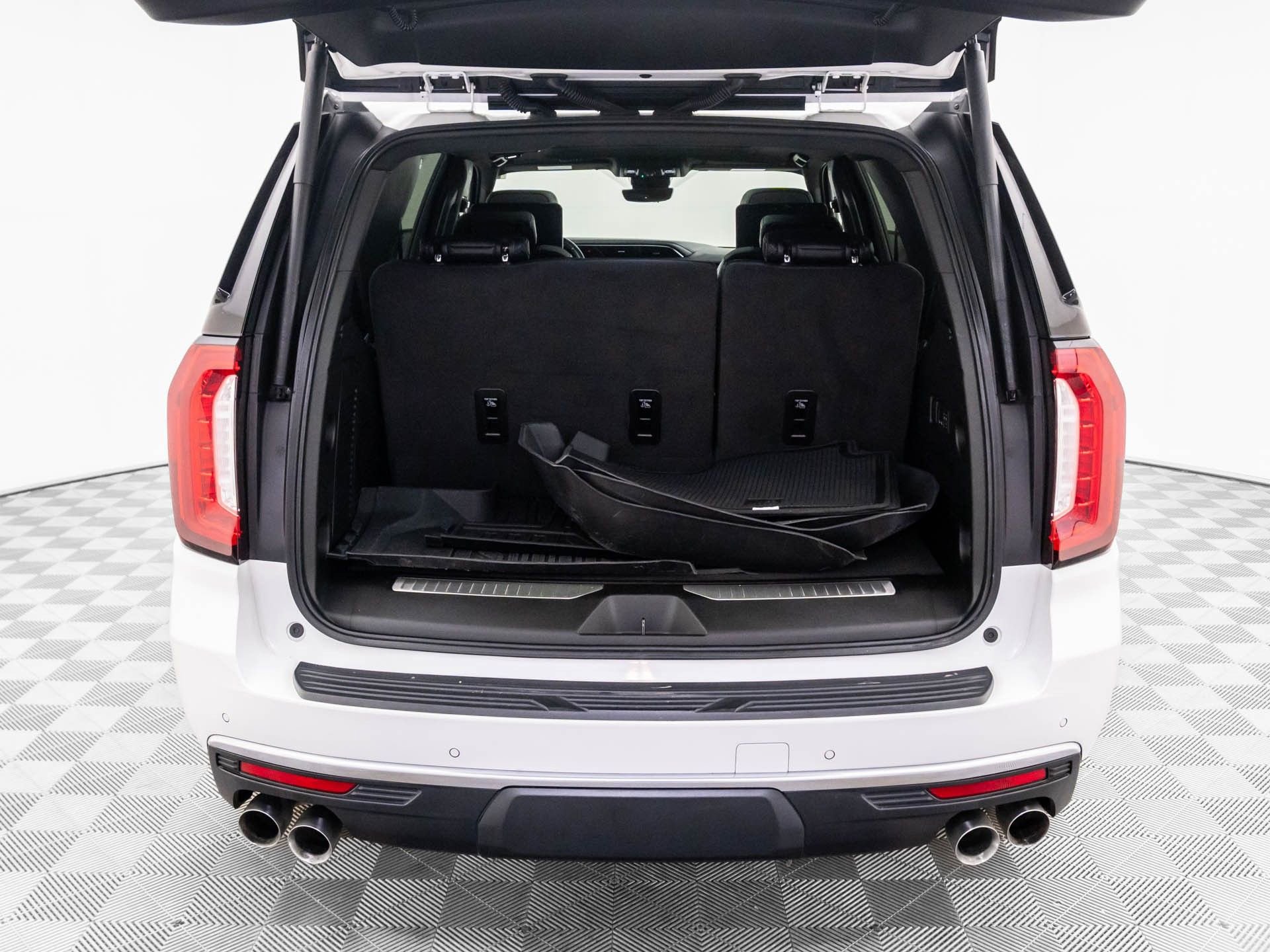 Used 2023 GMC Yukon Denali w/ Denali Reserve Package image 31