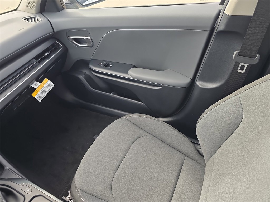 New 2025 Kia K4 LXS image 17