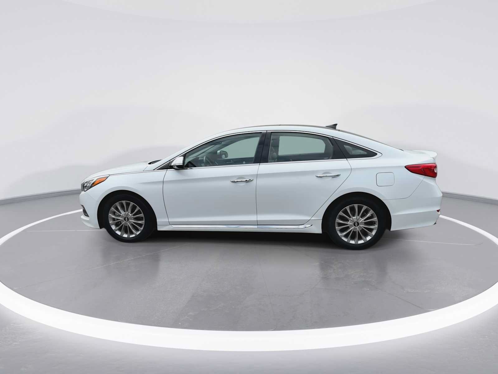 Used 2015 Hyundai Sonata Limited w/ Option Group 06 FWD image 5