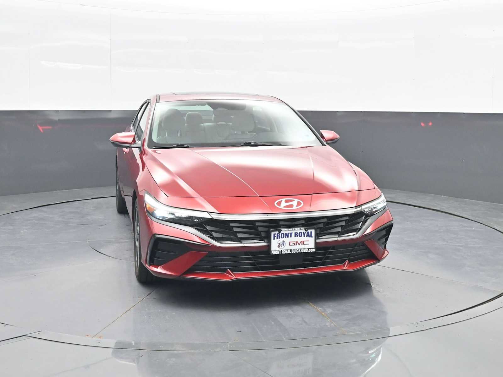 Used 2025 Hyundai Elantra Limited FWD image 2