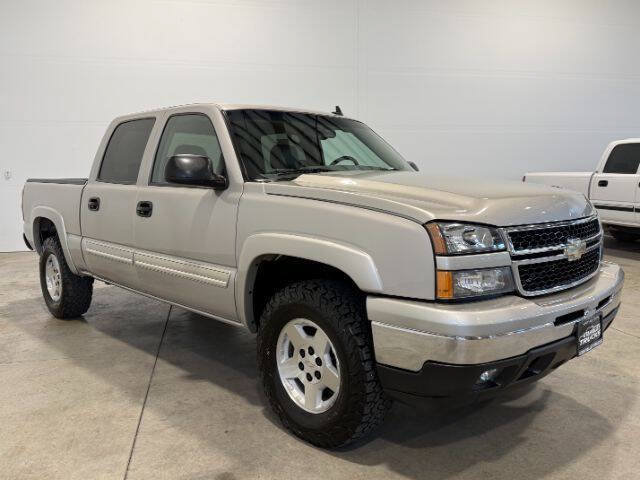 Used 2006 Chevrolet Silverado 1500 LT w/ Onstar Plus Package AWD/4WD image 5