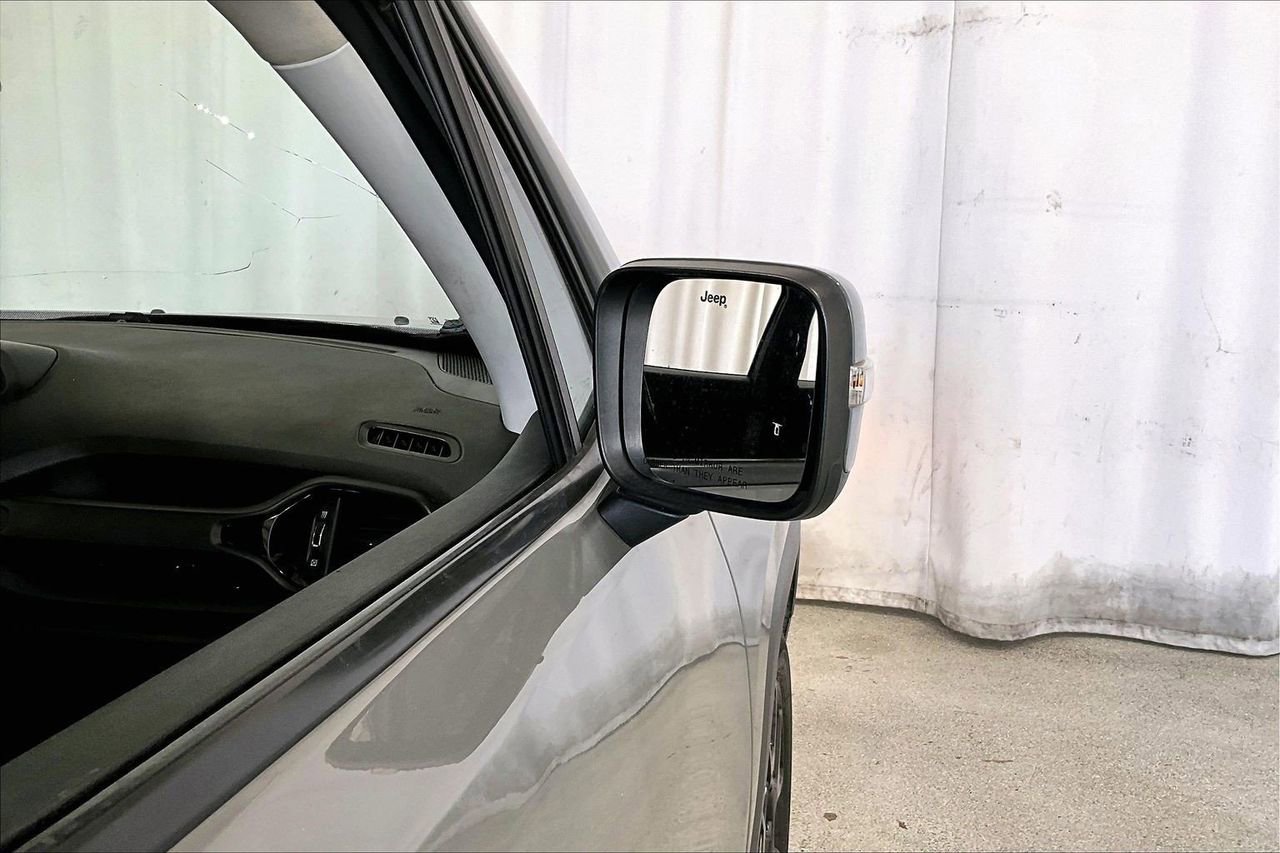 Used 2020 Jeep Renegade Altitude FWD image 11