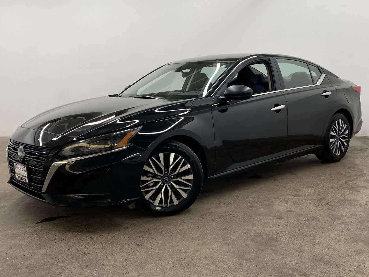Used 2025 Nissan Altima 2.5 SV FWD image 1