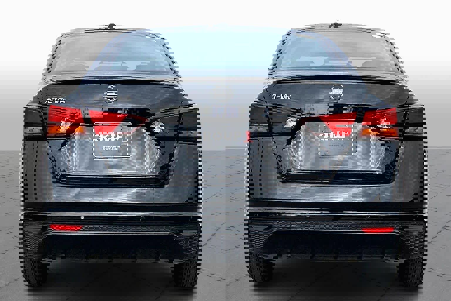 Used 2025 Nissan Altima 2.5 SV image 4