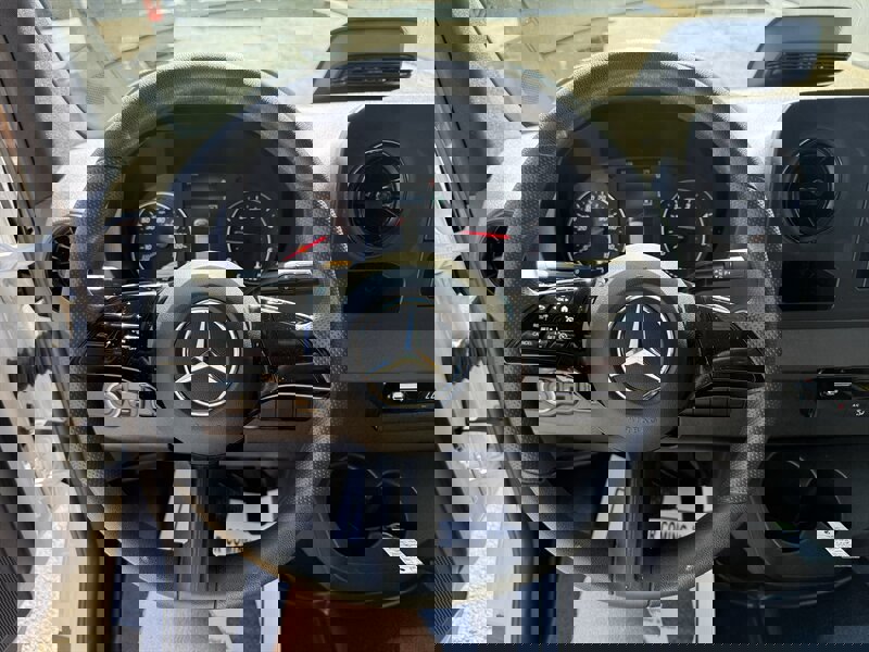 Used 2025 Mercedes-Benz Sprinter 2500 image 25