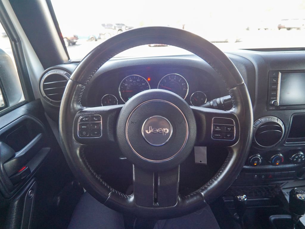 Used 2017 Jeep Wrangler Sport w/ Connectivity Group AWD/4WD image 15