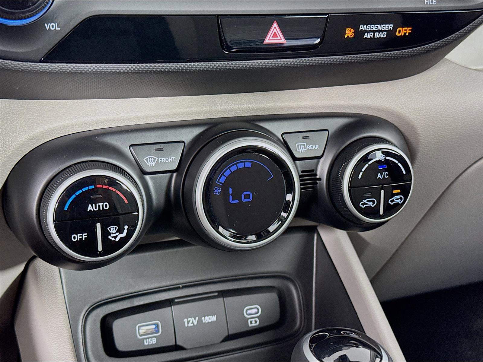 New 2025 Hyundai Venue SEL image 17