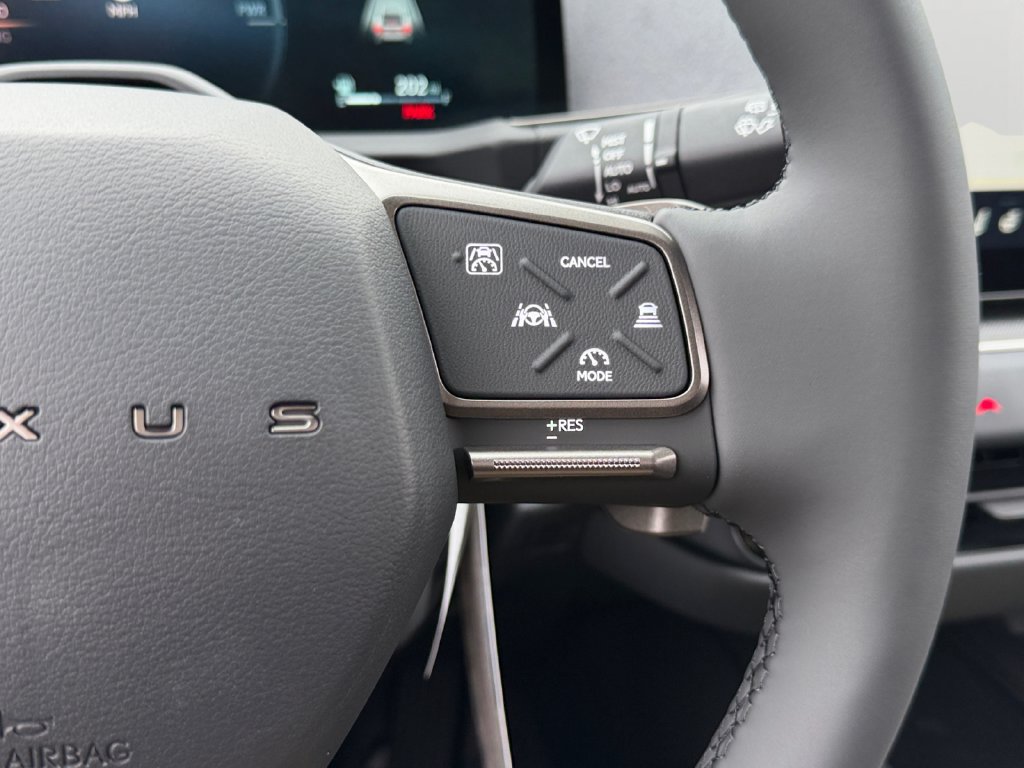 New 2026 Lexus ES 350h AWD image 16
