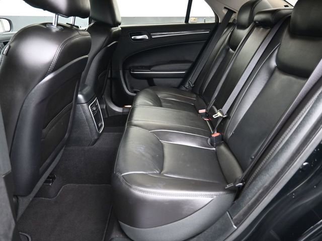 Used 2022 Chrysler 300 Touring L image 27