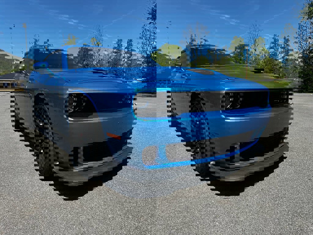 Used 2016 Dodge Challenger SRT Hellcat