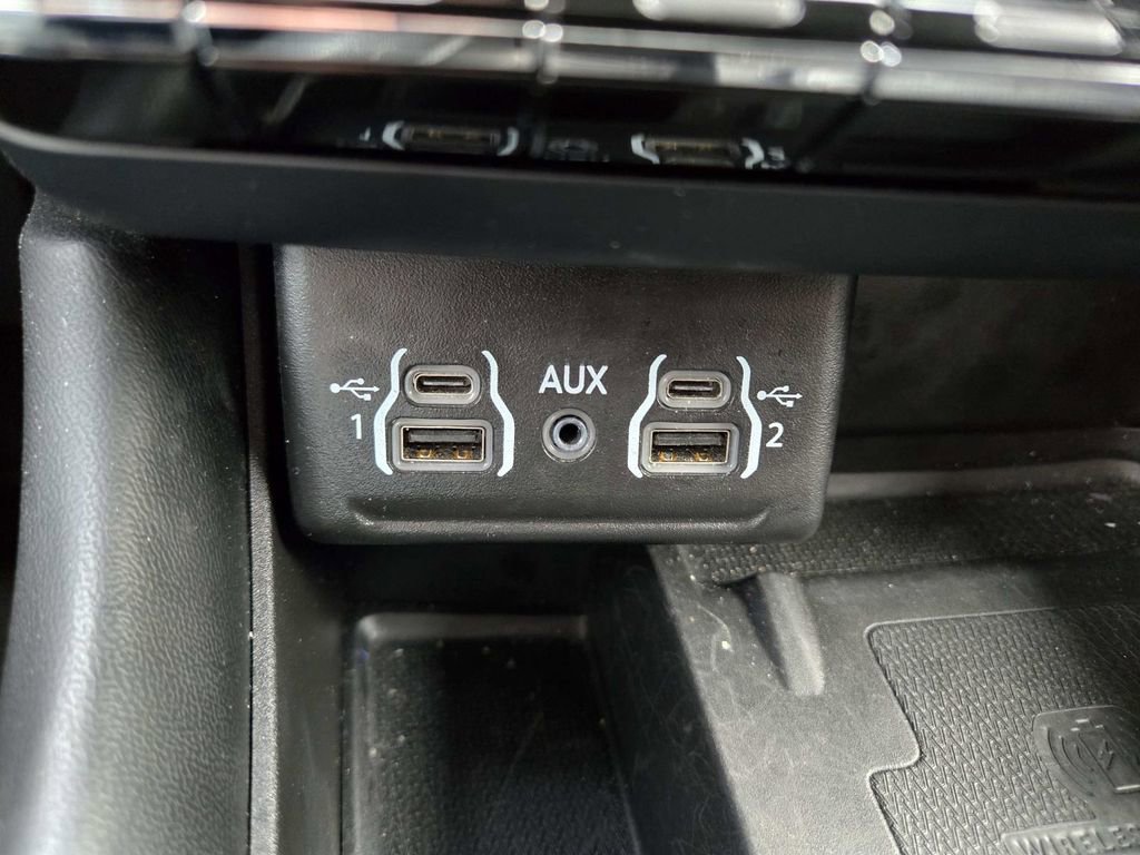 Used 2022 Dodge Durango GT image 32