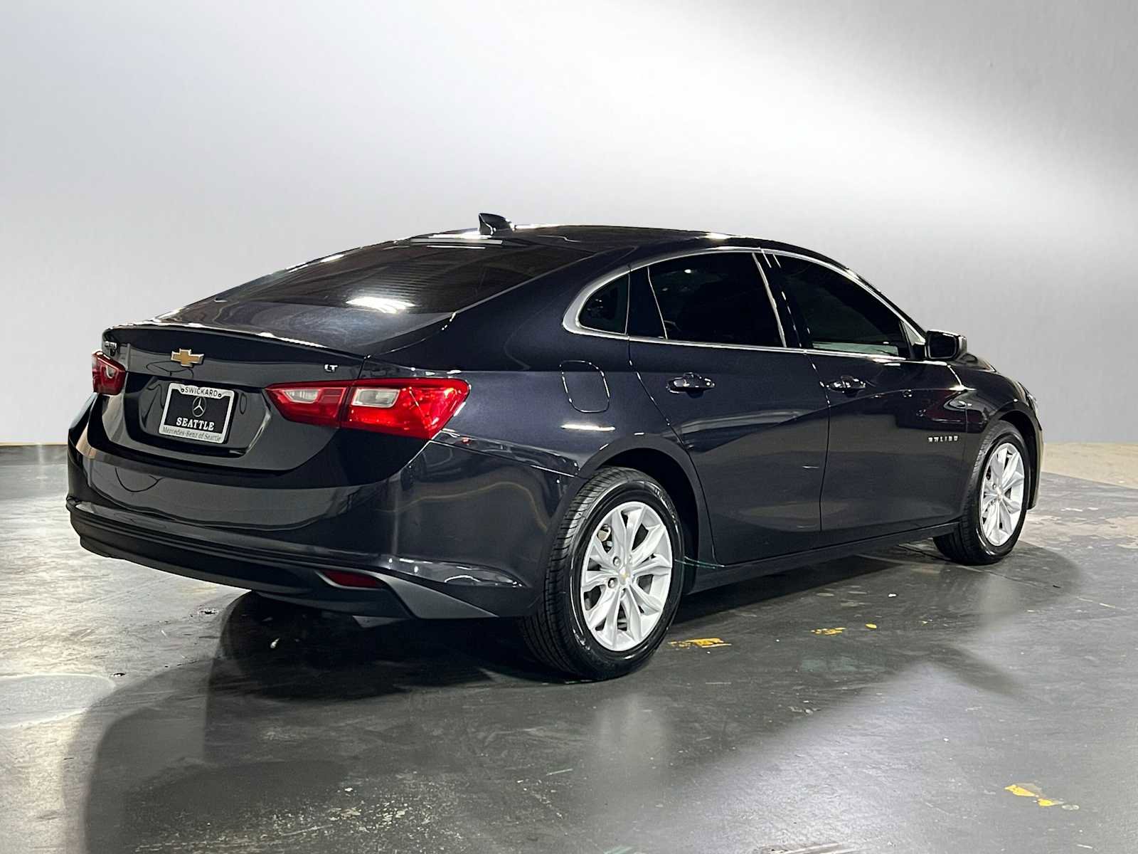 Used 2023 Chevrolet Malibu LT image 3