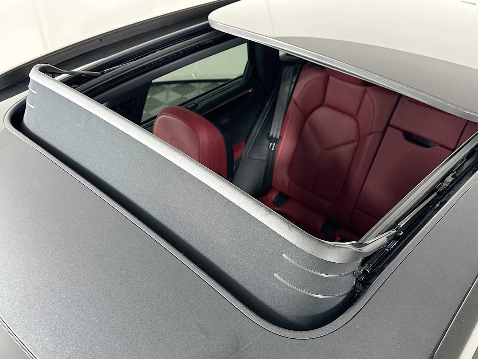 New 2026 Porsche Macan AWD/4WD image 22