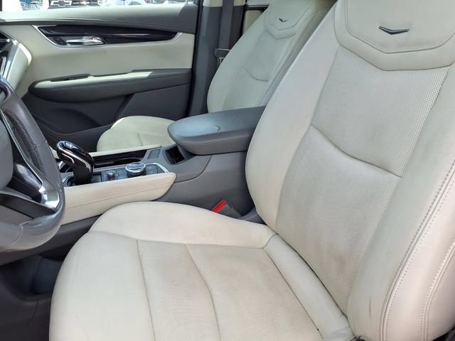 Certified 2020 Cadillac XT6 Premium Luxury FWD image 3