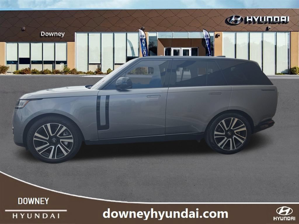 Used 2023 Land Rover Range Rover SE AWD/4WD image 2