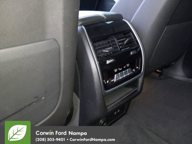 Used 2021 BMW X7 xDrive40i w/ Cold Weather Package image 25