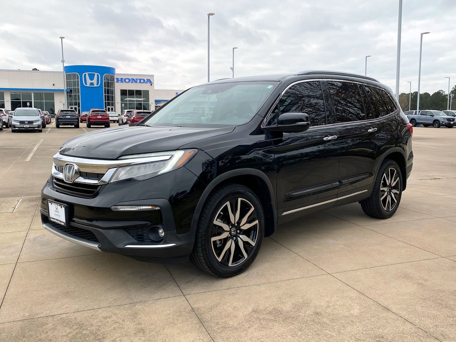 Used 2019 Honda Pilot Touring image 3