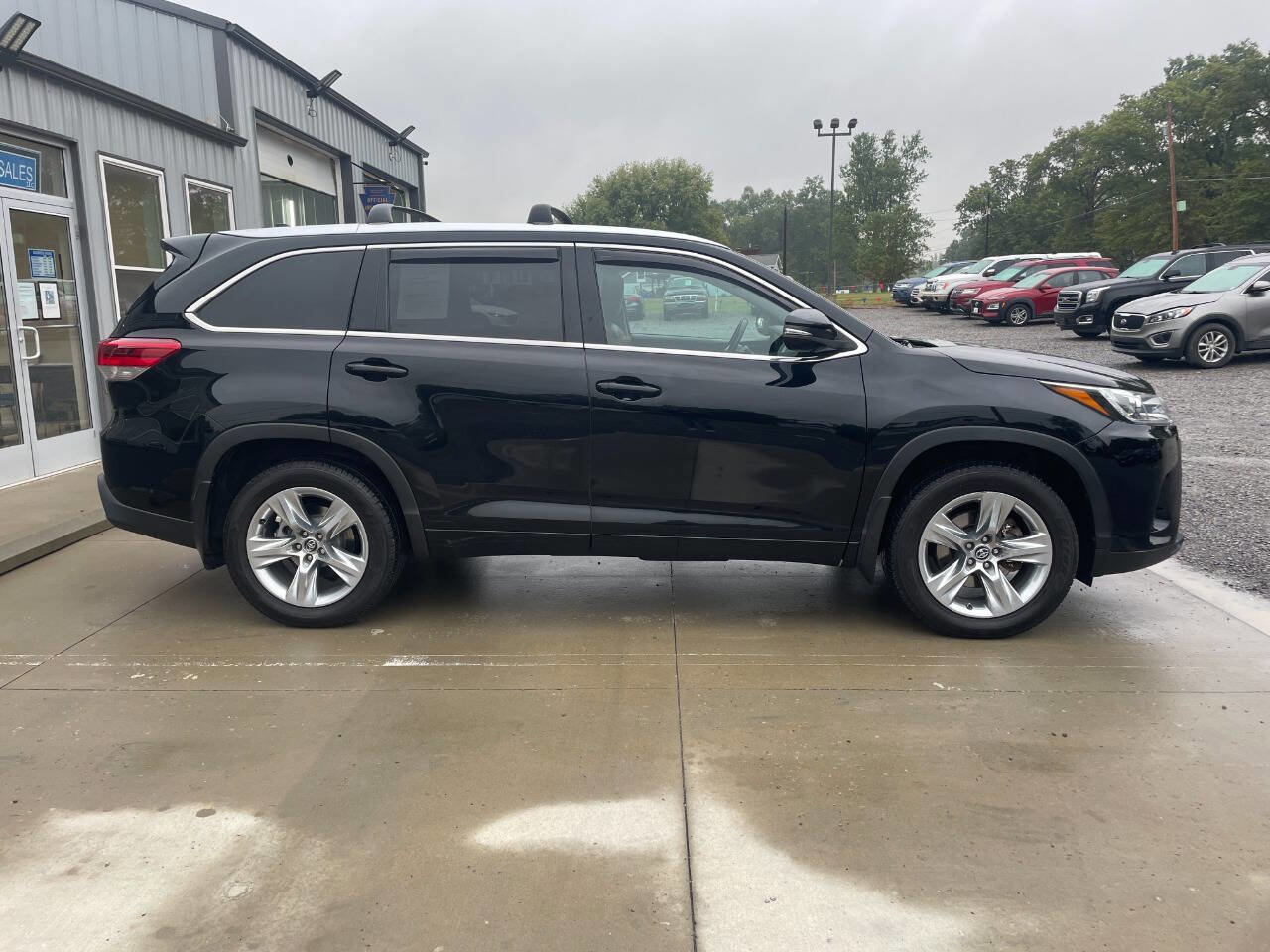 Used 2018 Toyota Highlander Limited image 11