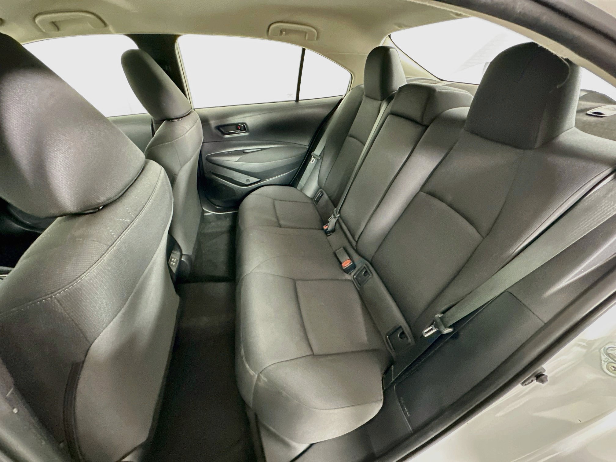 Used 2025 Toyota Corolla LE FWD image 25