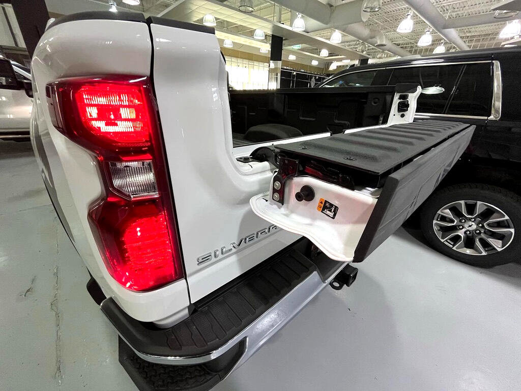 Used 2022 Chevrolet Silverado 3500 LT w/ Convenience Package image 6