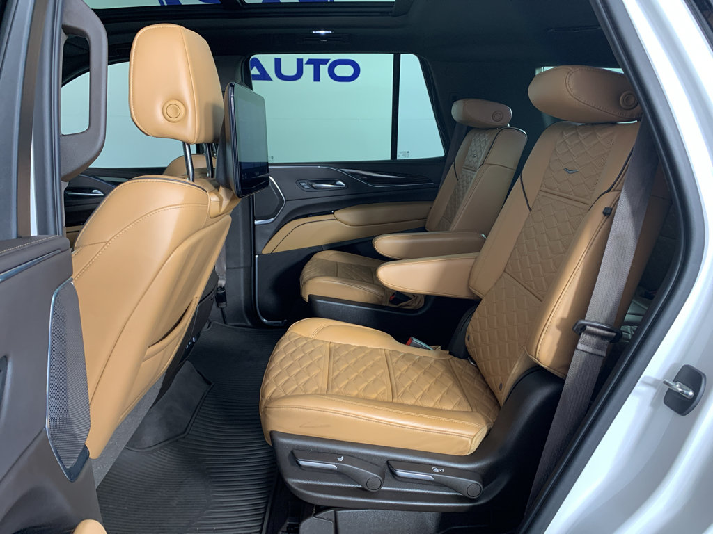 Used 2021 Cadillac Escalade Sport w/ Driver Assist Tech Package AWD/4WD image 32