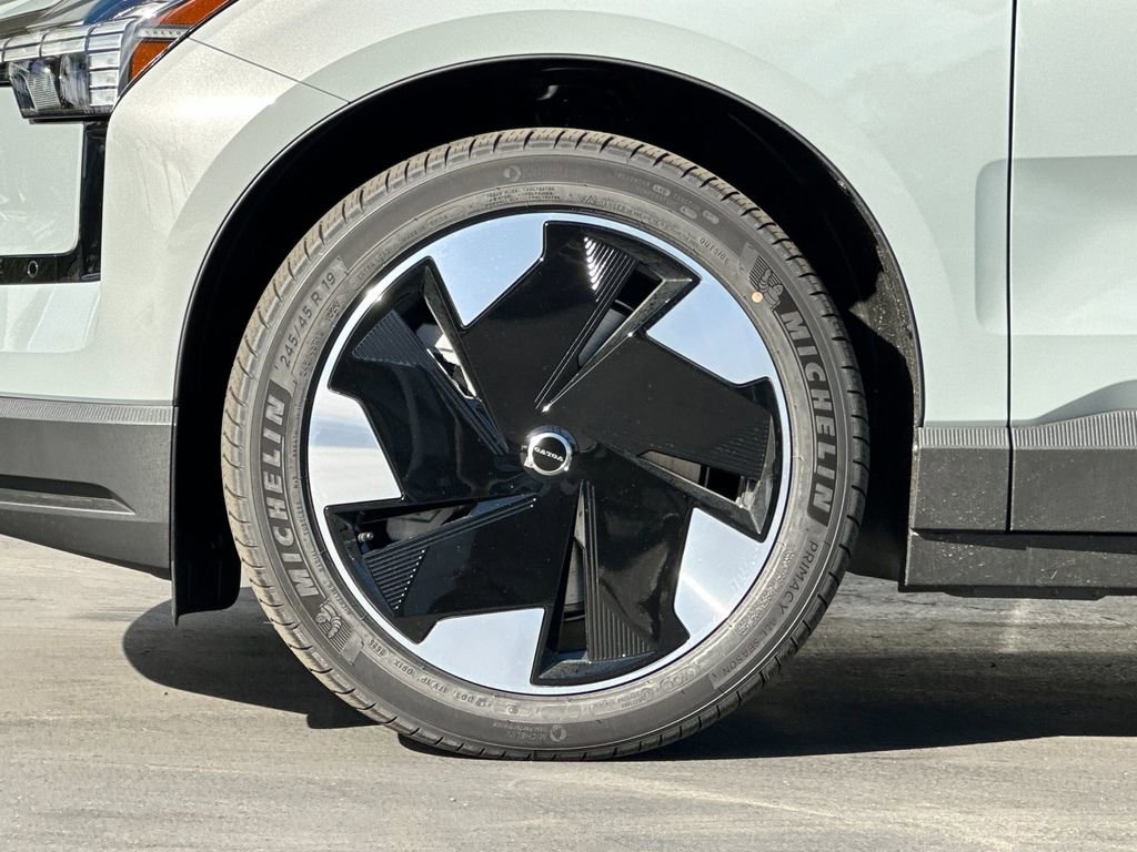 New 2026 Volvo EX30 Plus w/ Climate Package image 24