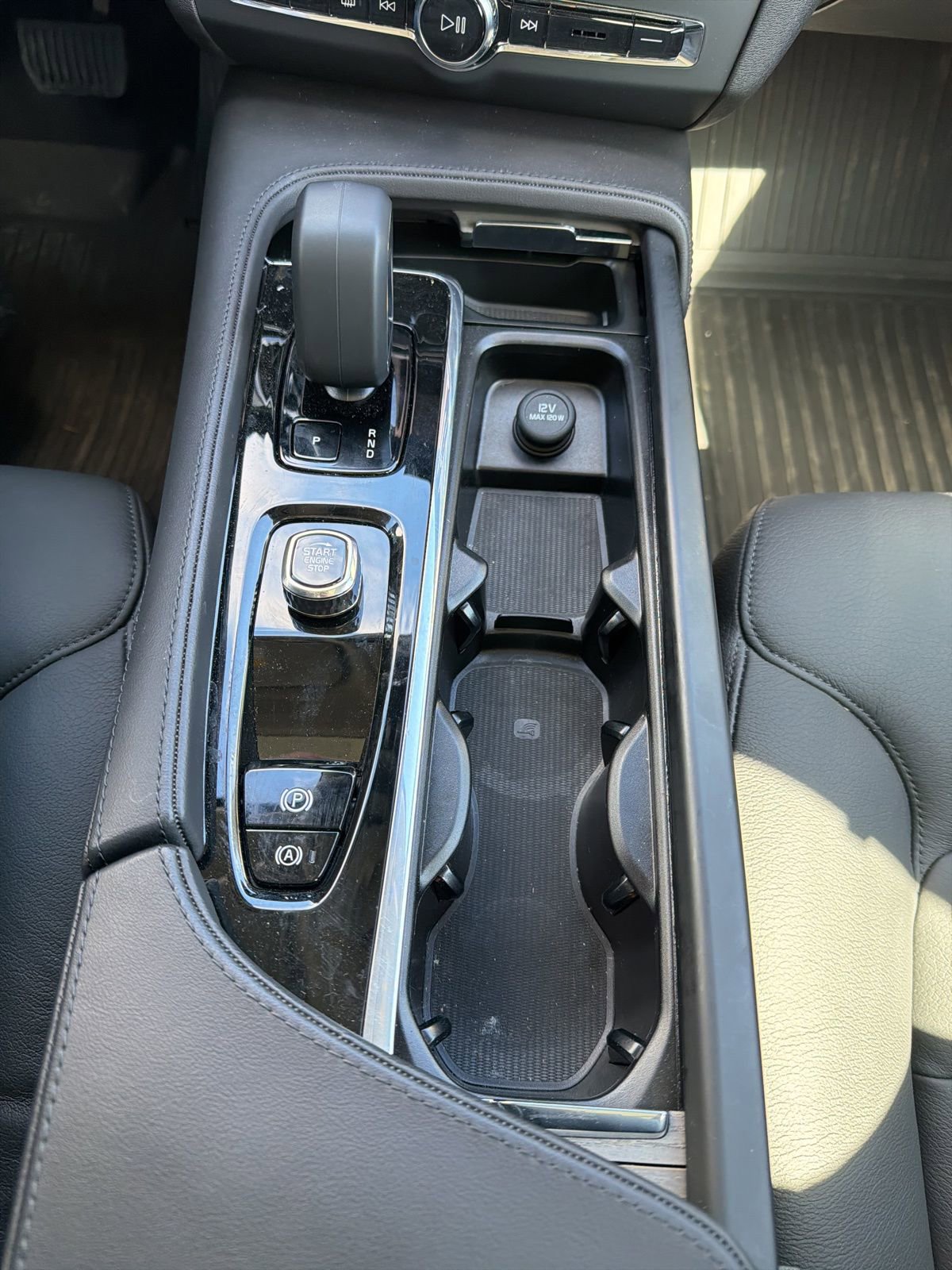 Certified 2025 Volvo S90 B6 Plus w/ Protection Package Premier image 39