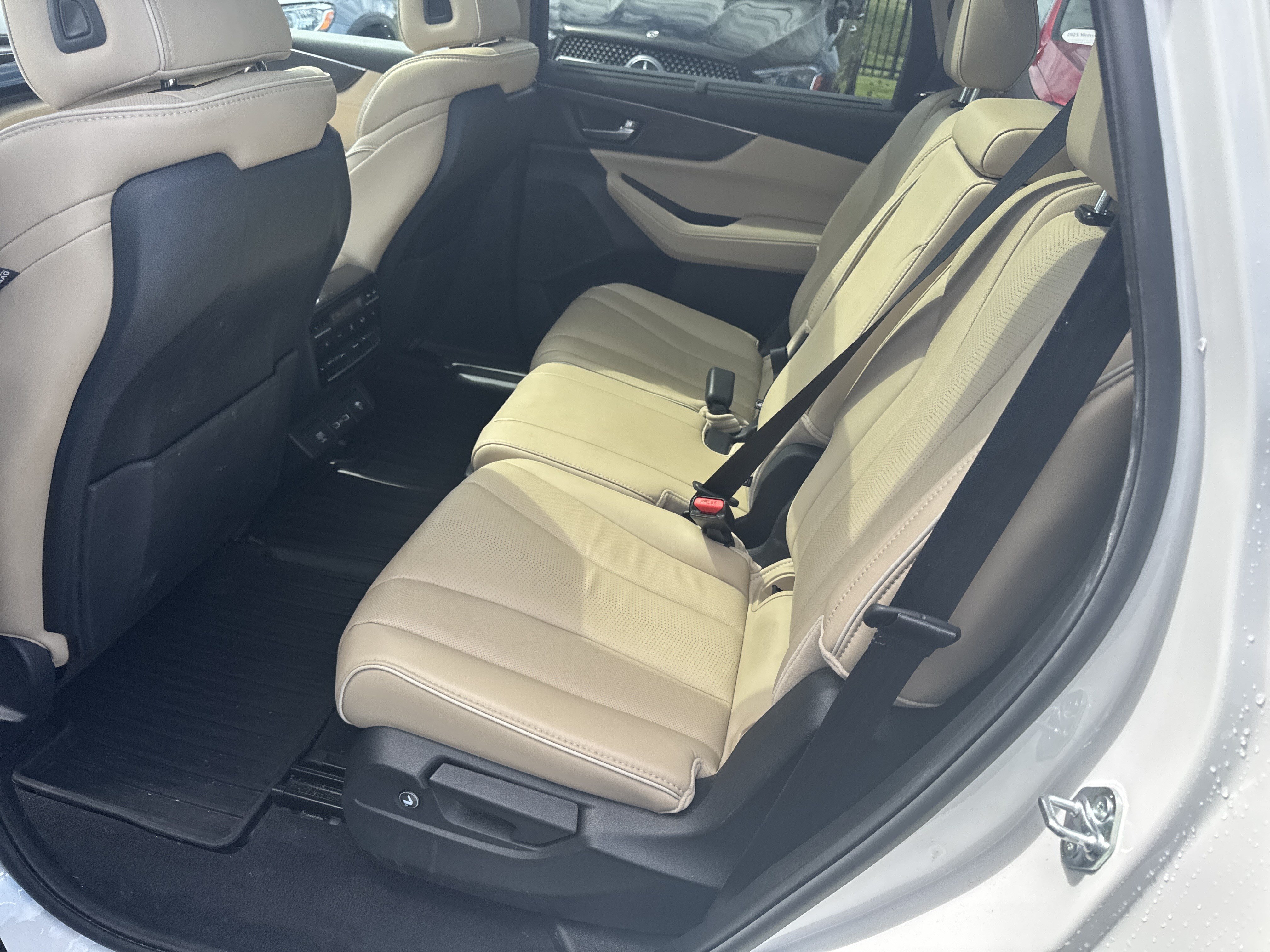 Used 2024 Acura MDX w/ Advance Package AWD/4WD image 32
