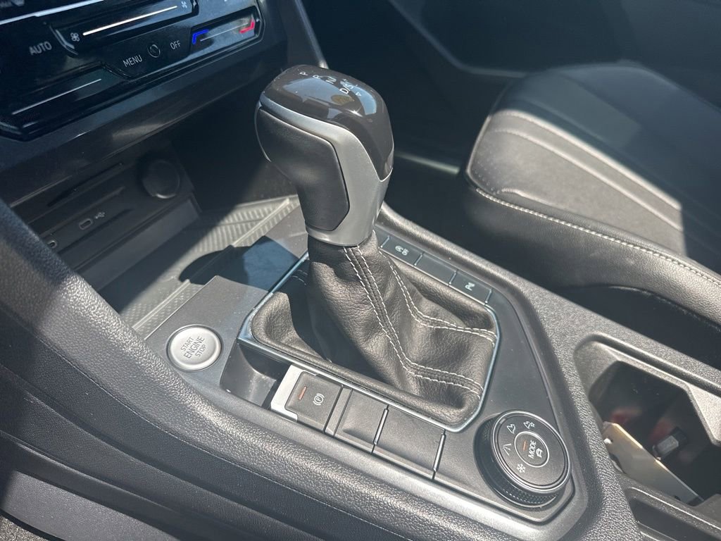 Used 2024 Volkswagen Tiguan SE R-Line AWD/4WD image 29