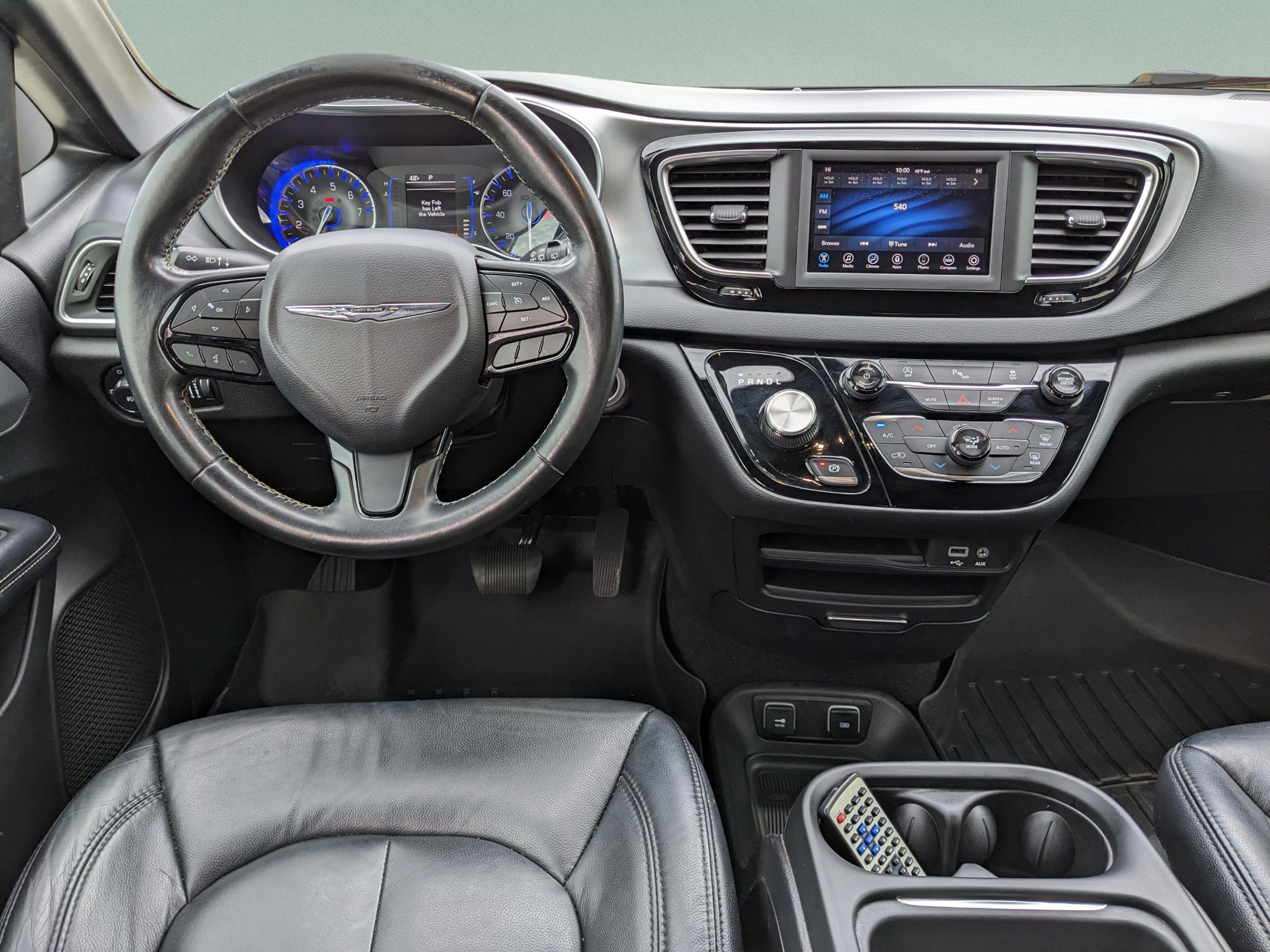 Used 2019 Chrysler Pacifica Touring Plus w/ S Appearance Package image 18