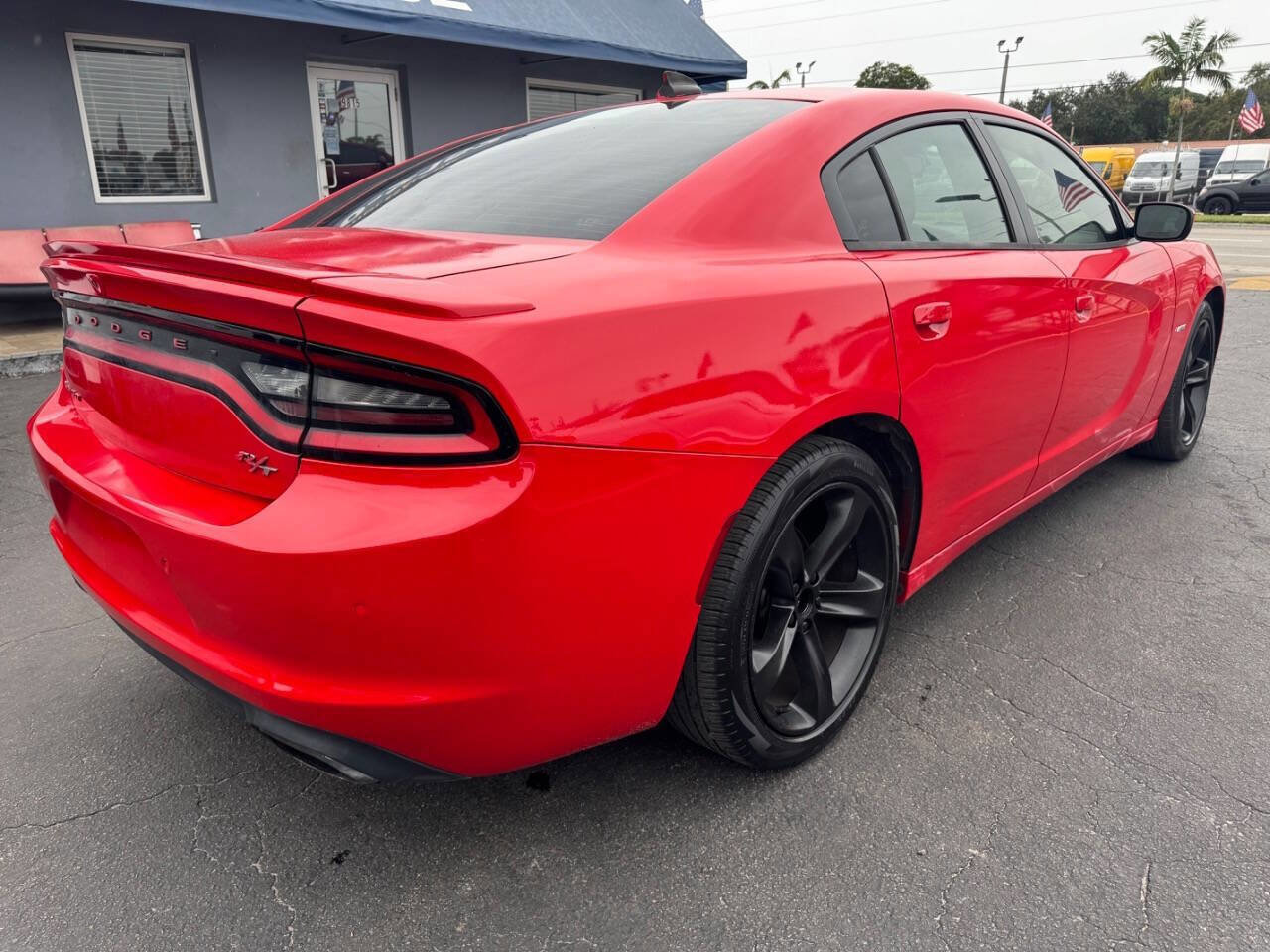 Used 2018 Dodge Charger R/T RWD image 5
