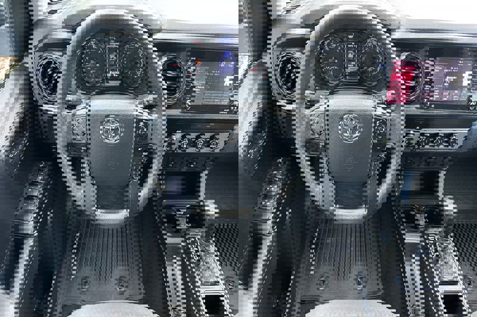 Used 2020 Toyota Tacoma SR image 14