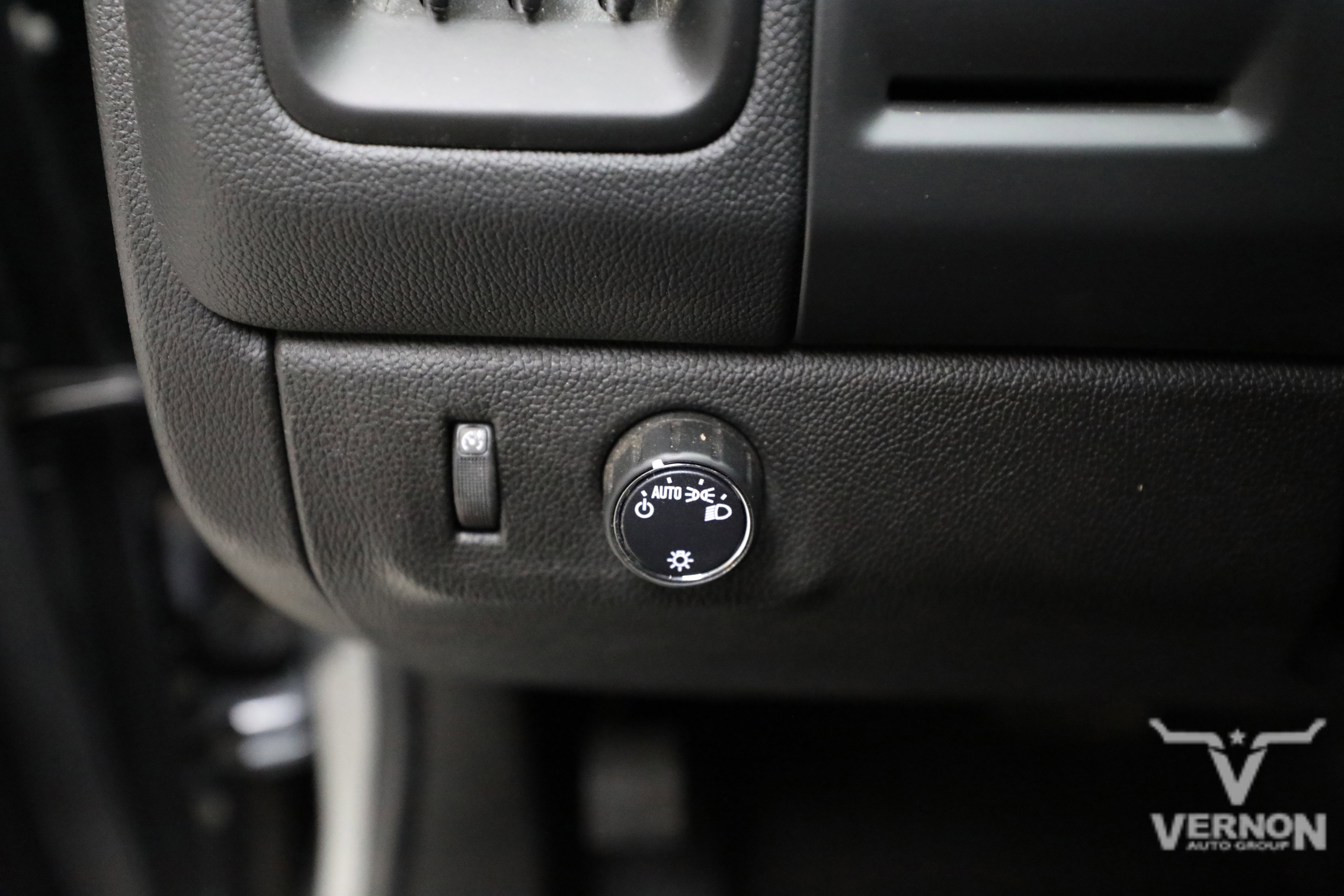Used 2022 Chevrolet Colorado LT RWD image 17