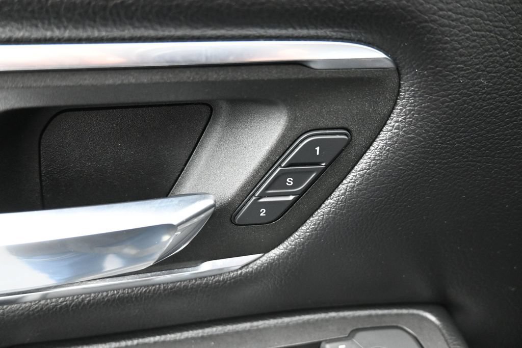 Used 2025 RAM 1500 Laramie AWD/4WD image 16