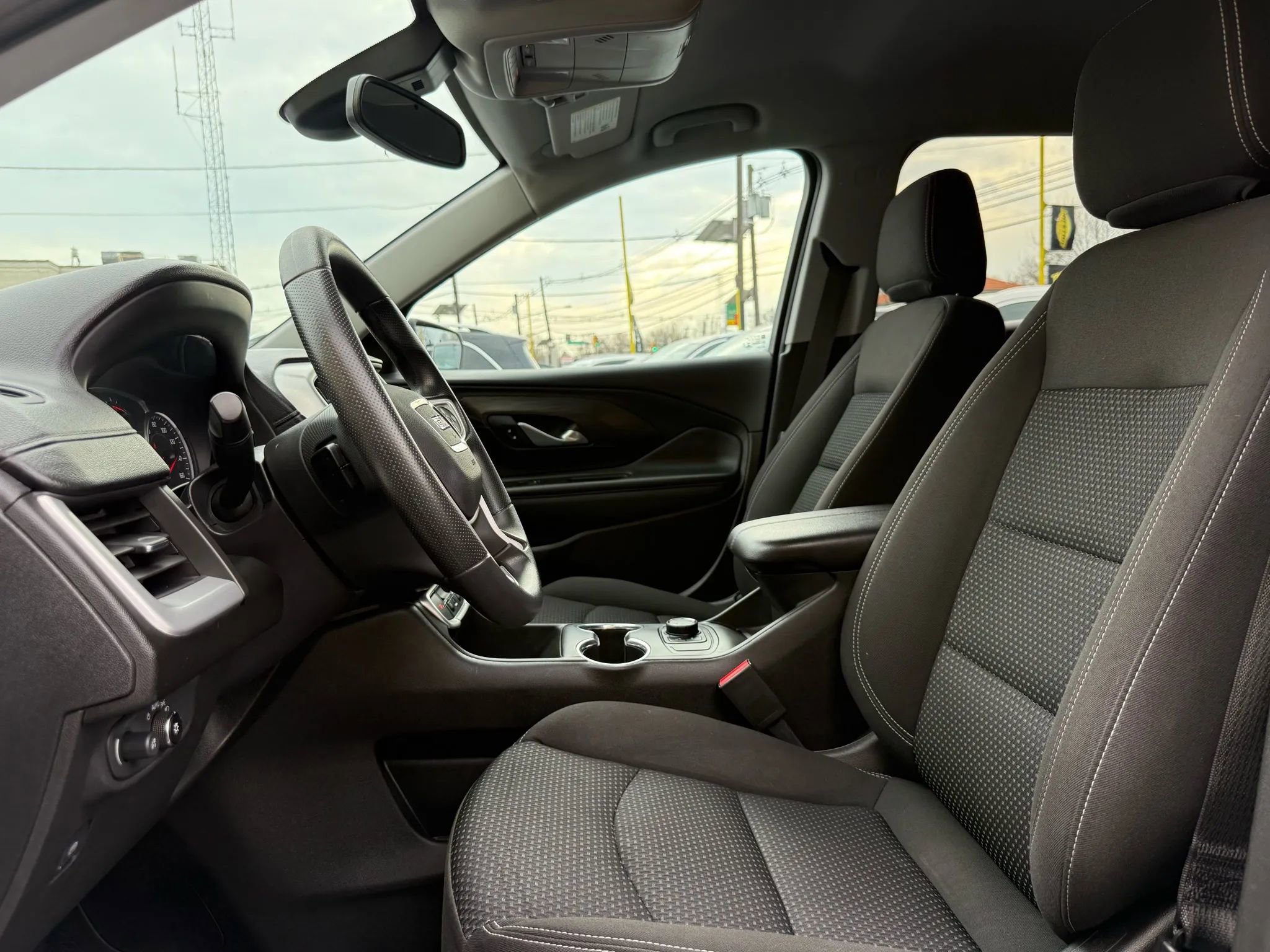 Used 2022 GMC Terrain SLE image 8