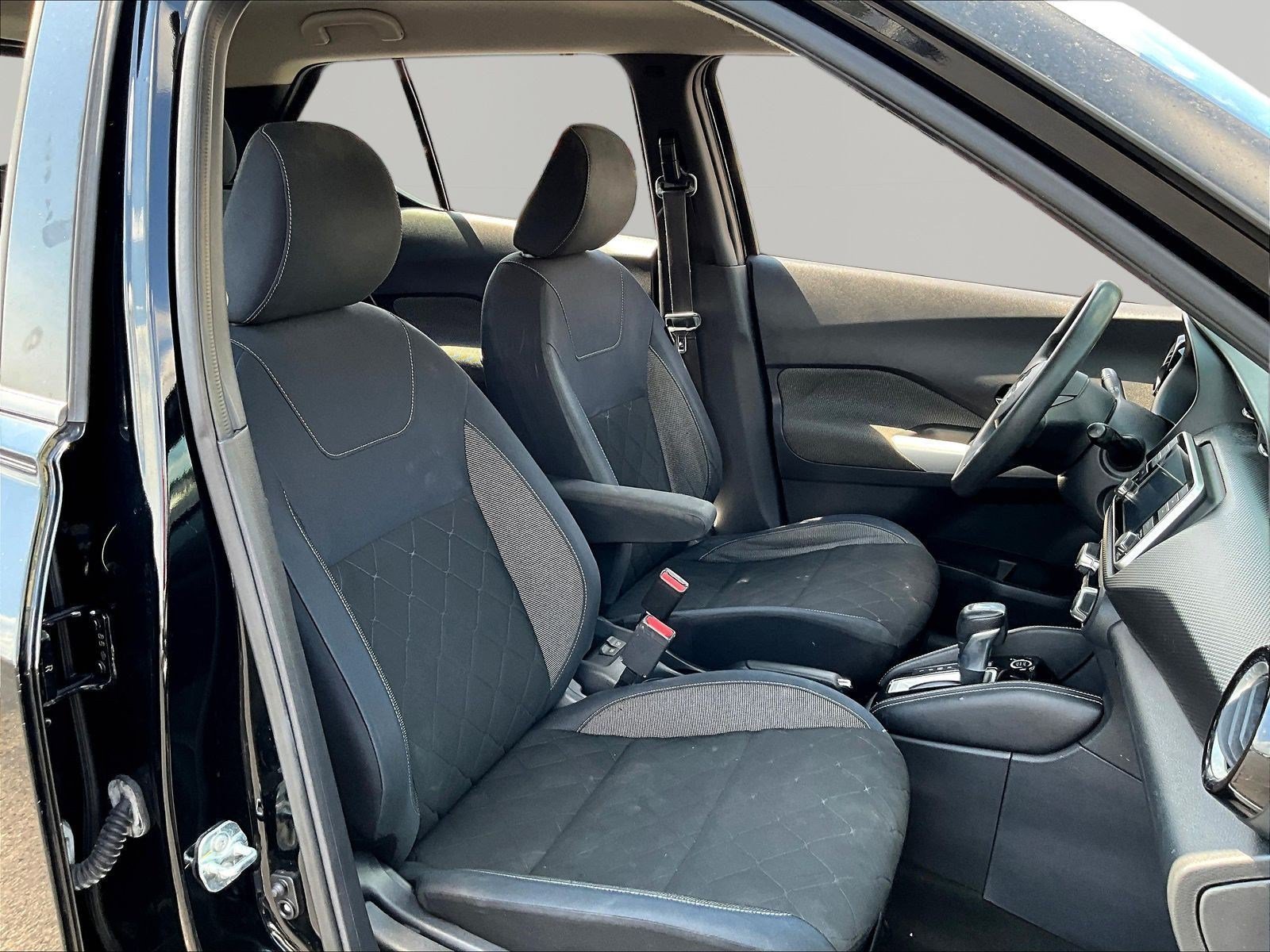 Used 2018 Nissan Kicks SV FWD image 27