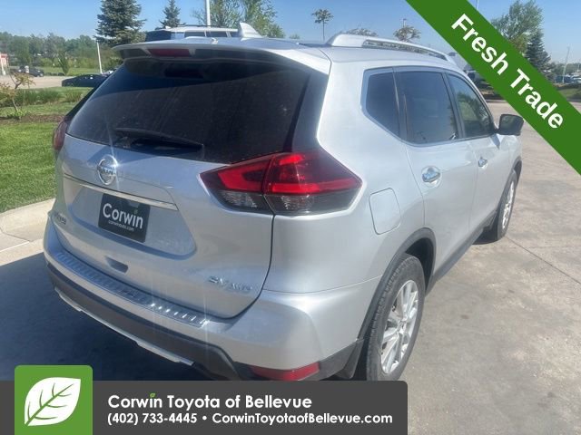 Used 2018 Nissan Rogue SV w/ Premium Package AWD/4WD image 3
