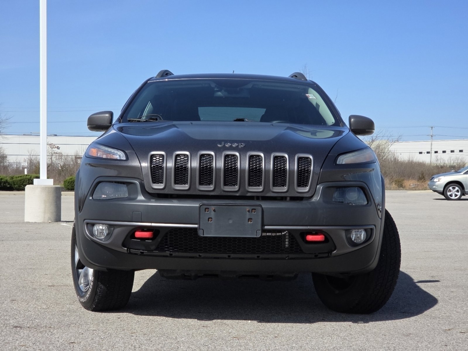 Used 2018 Jeep Cherokee Trailhawk w/ Cold Weather Group AWD/4WD image 14