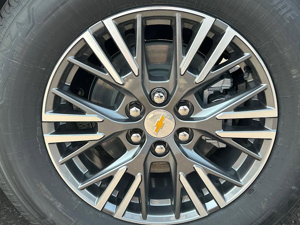 New 2025 Chevrolet Traverse LT w/ LPO, Floor Liner Package image 24