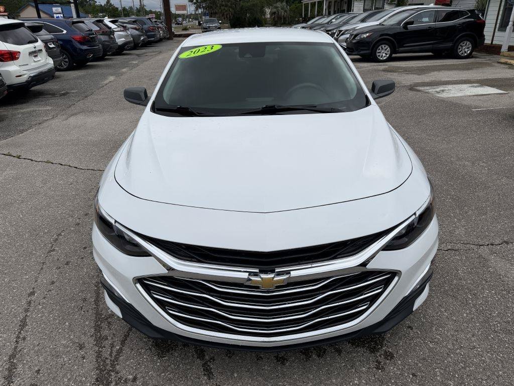 Used 2023 Chevrolet Malibu LS FWD image 2