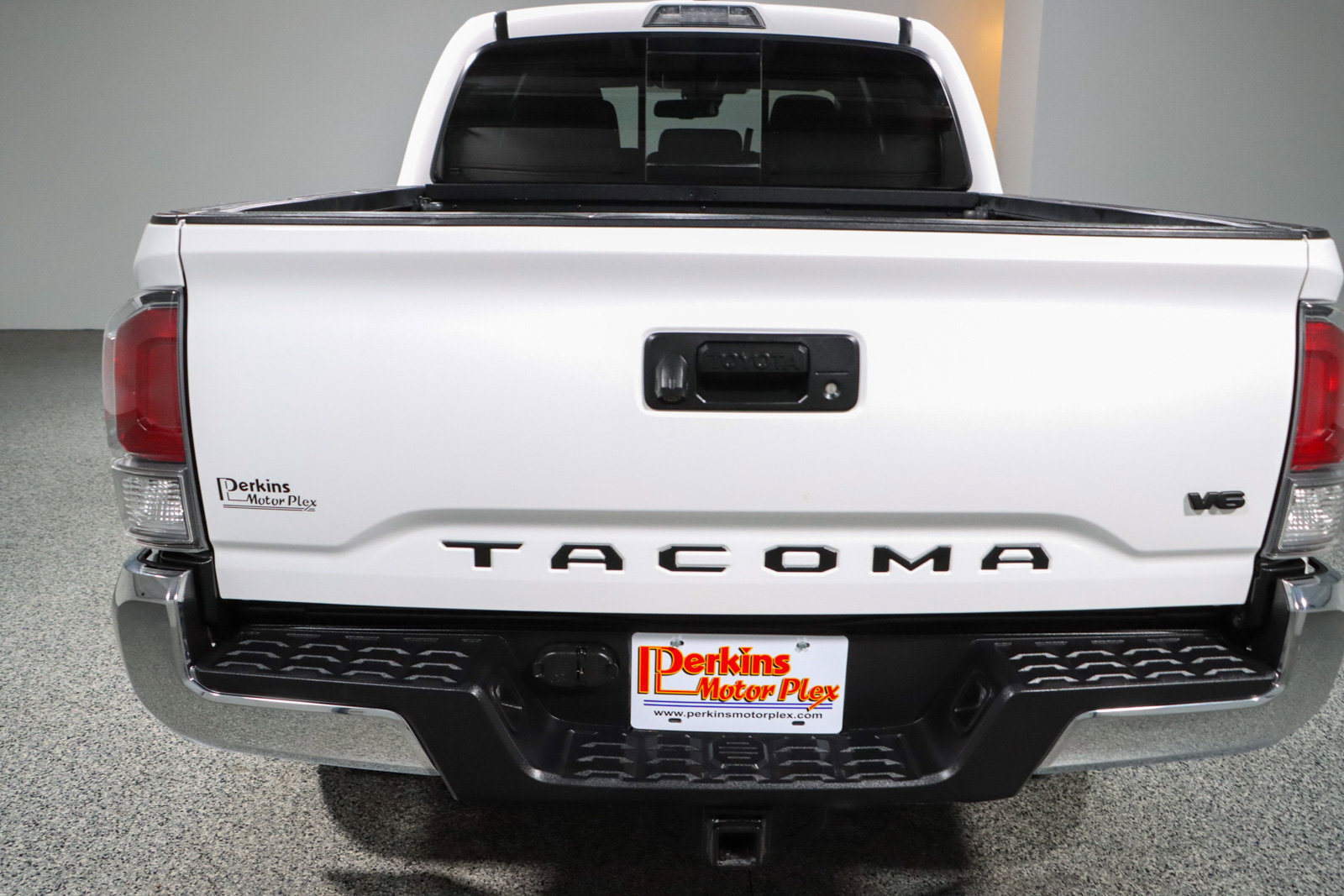 Used 2023 Toyota Tacoma TRD Off-Road AWD/4WD image 8